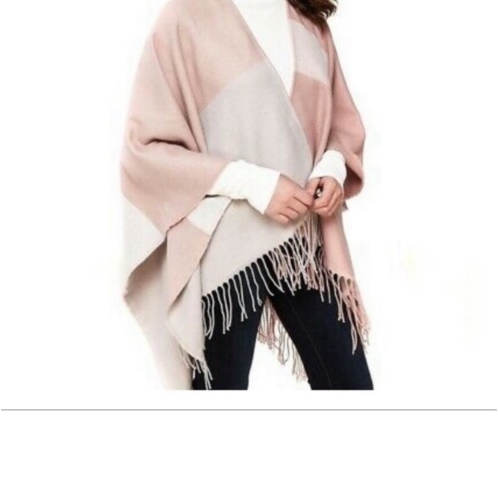 SOUA&KYI, Absolutely Gorgeous Poncho Cape! The Material is Beautiful ๐ป๐ป๐ป๐ป๐ป - Picture 2 of 11
